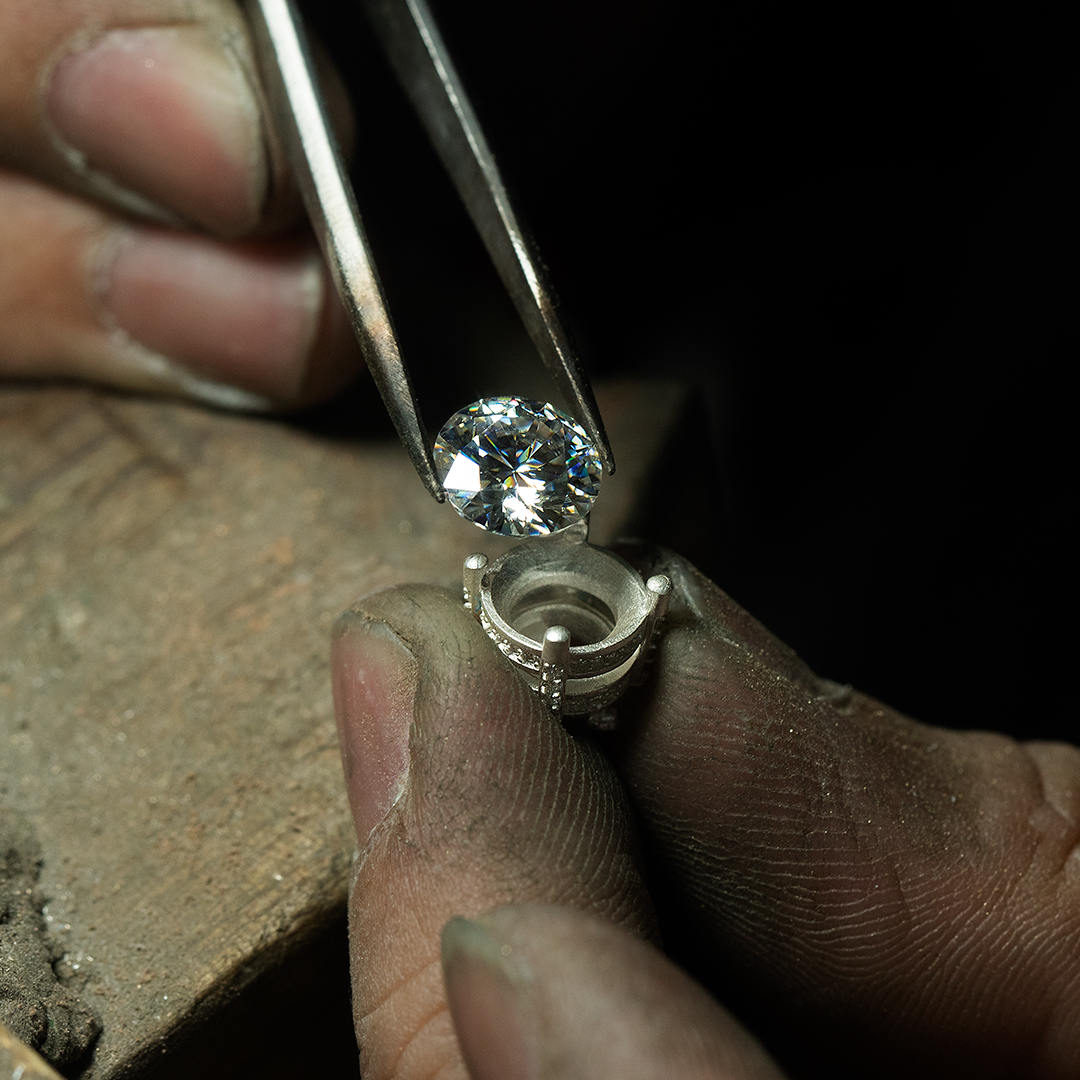 S925 & VVS1 Moissanite Halo Stud Earrings