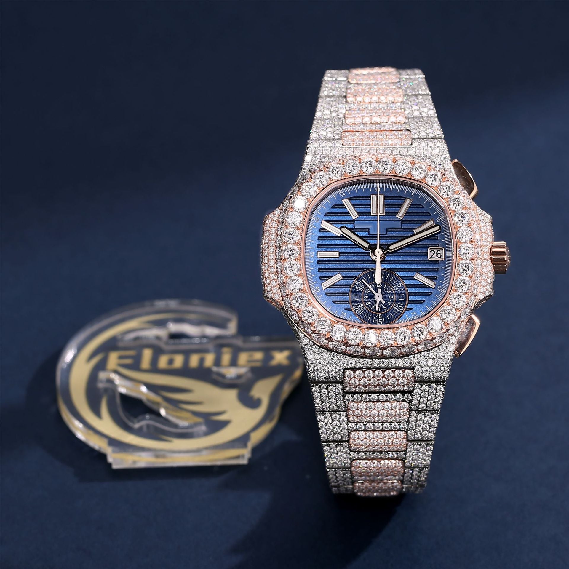 The delicate all-diamond moissanite features an exquisite cutting technique. It accepts customized styles in various forms, demonstrating high quality in details and lighting up your fashionable and brilliant moments.