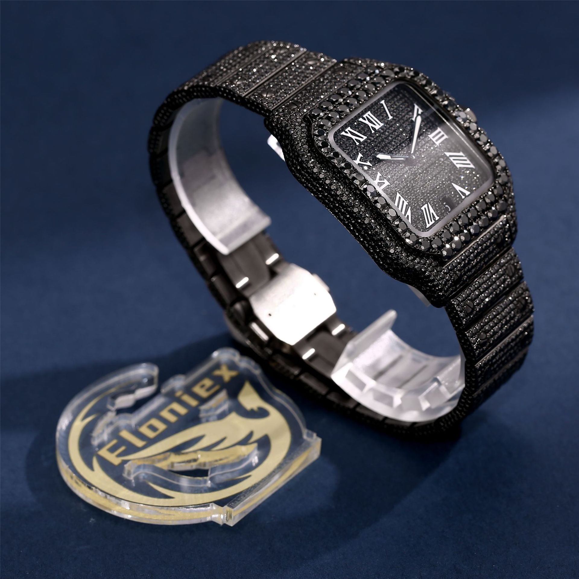 Moissanite yang elegan dengan berlian adalah pilihan modis yang cocok untuk berbagai gaya. Mendukung eksklusivitas yang disesuaikan, memadukan kualitas tinggi dan inovasi untuk memberi Anda pengalaman pemakaian yang unik.