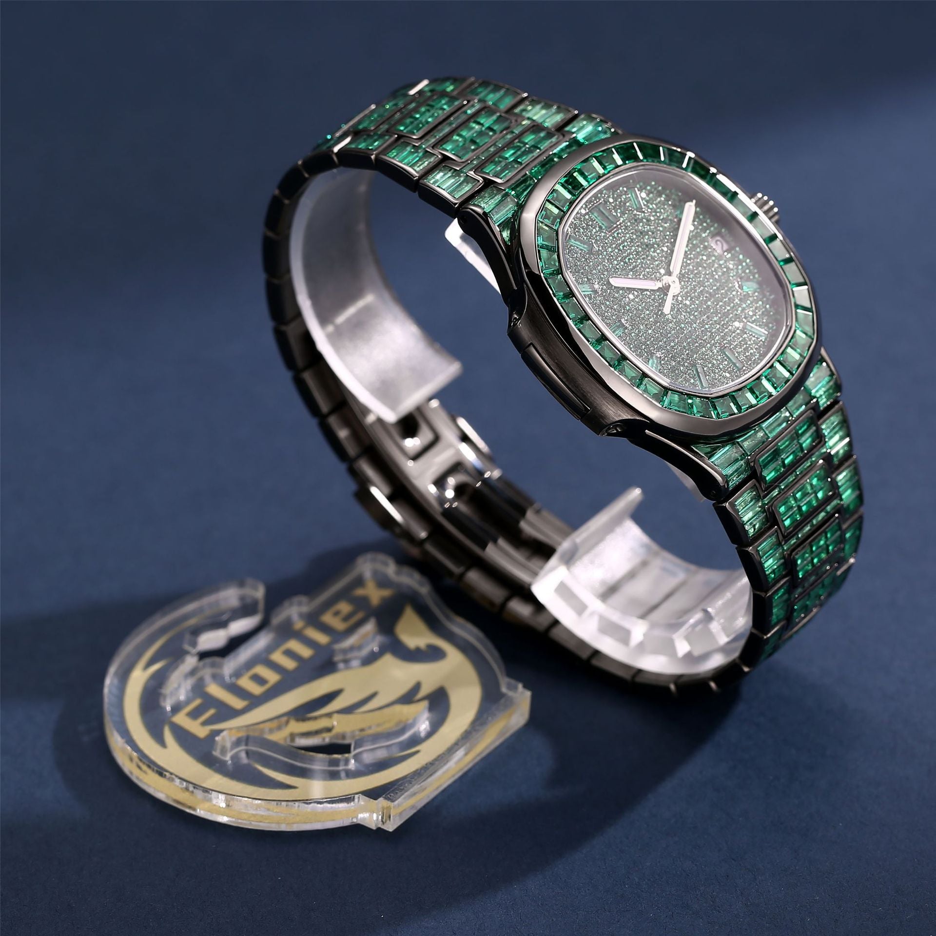 The gorgeous all-diamond moissanite has a vivid and charming luster. It can be customized according to your needs, relying on high-quality standards to be embedded in every wonderful aspect of your life.