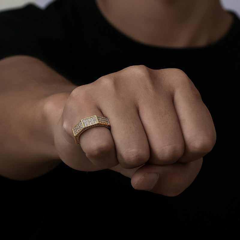 Tanda Cinta yang Memukau: Cincin Moissanite, Pilihan Cemerlang untuk Menyaksikan Janji Abadi