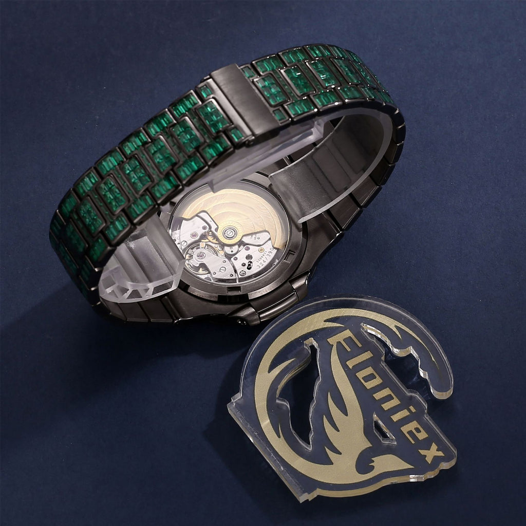 The gorgeous all-diamond moissanite has a vivid and charming luster. It can be customized according to your needs, relying on high-quality standards to be embedded in every wonderful aspect of your life.