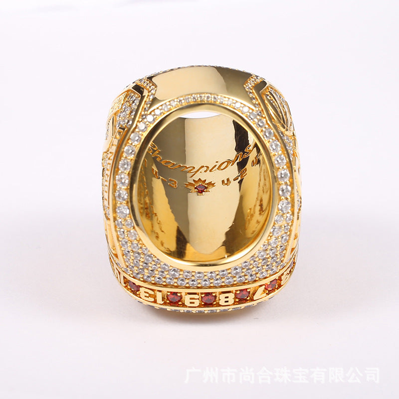 Moissanite yang seluruhnya terbuat dari berlian dengan tekstur mewah ini dibuat khusus dengan daya tarik yang unik. Dengan mengikuti norma-norma kualitas tinggi, ia menerangi setiap momen saat Anda mengejar keindahan dalam hidup.