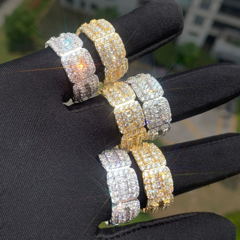 8mm Moissanite Baguette-Cut Halo Band in White Gold