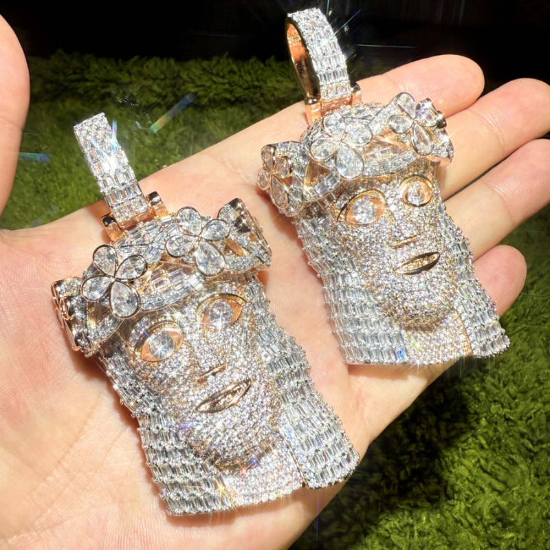 Moissanite Four-Leaf Clover Headdress Jesus Pendant