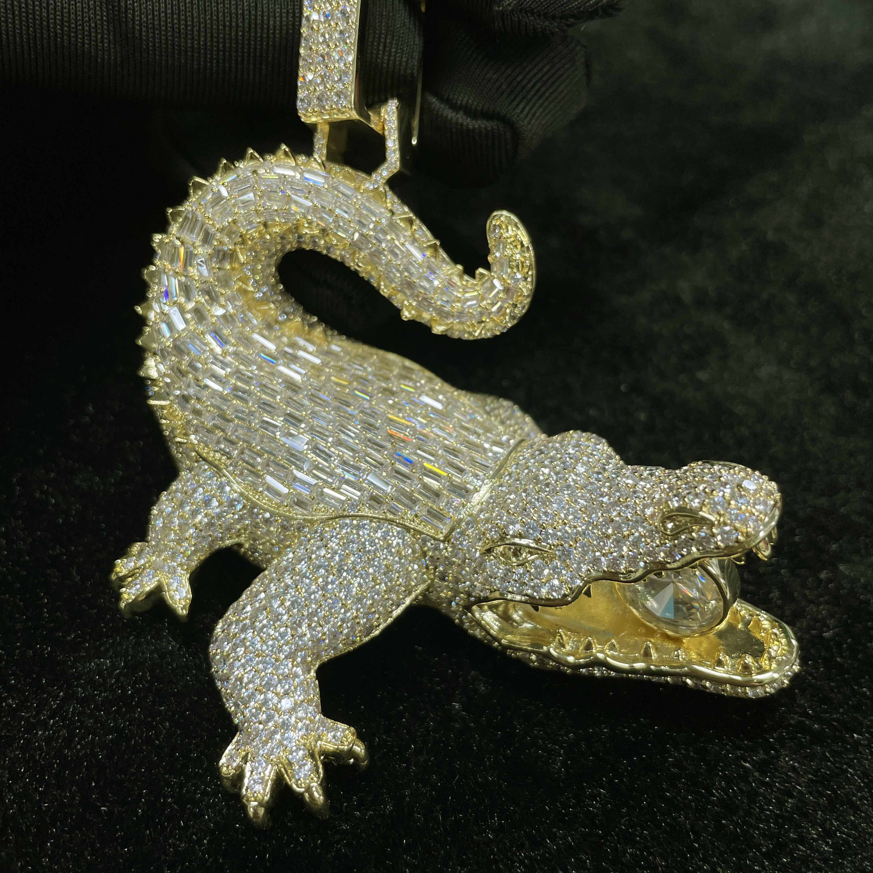 Hip Hop | Luxury Charm Crocodile Pendant