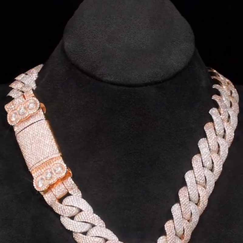 Street Style | Praying Hands Cross Pendant