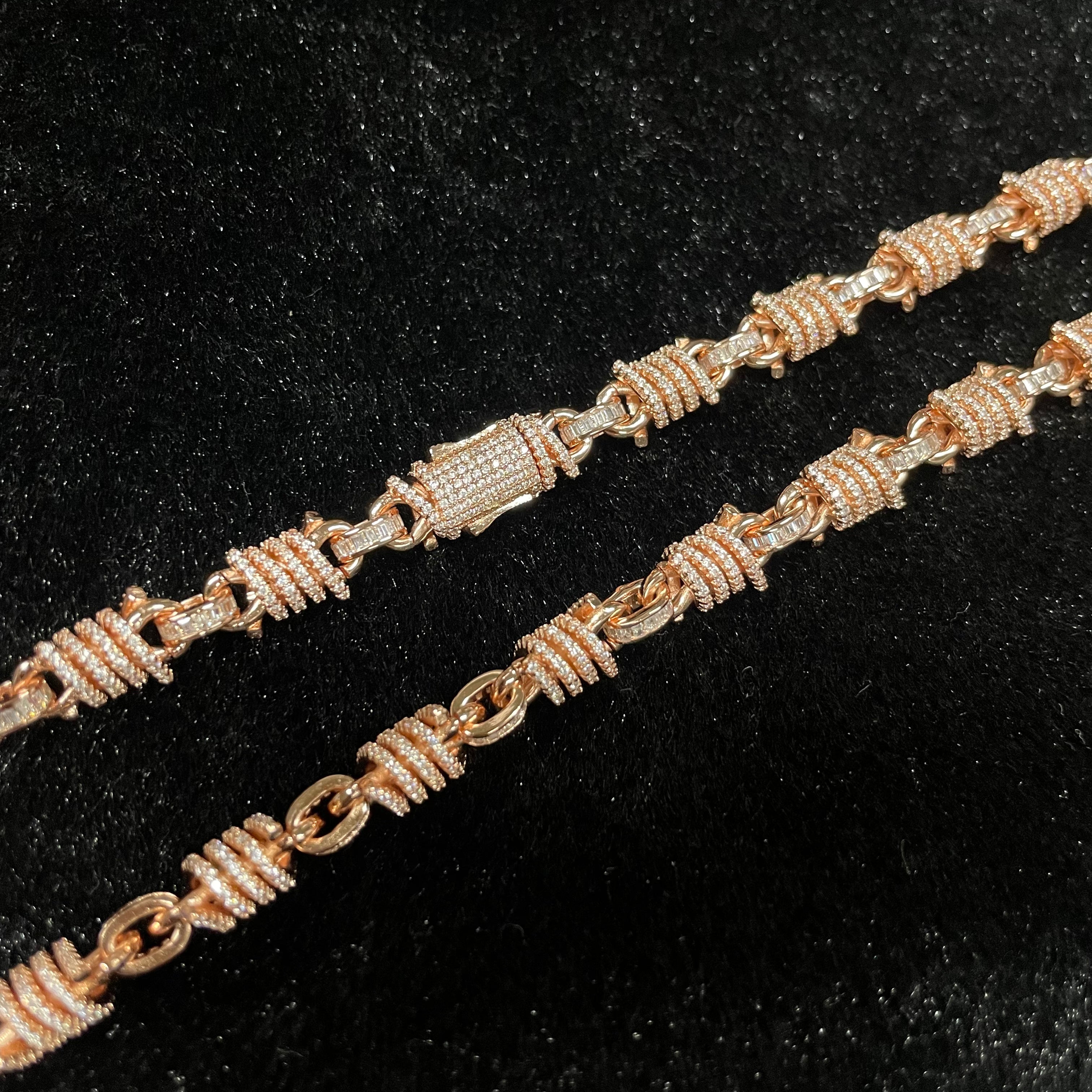 Moissanite Around Oval Spiral Design Sense Chain