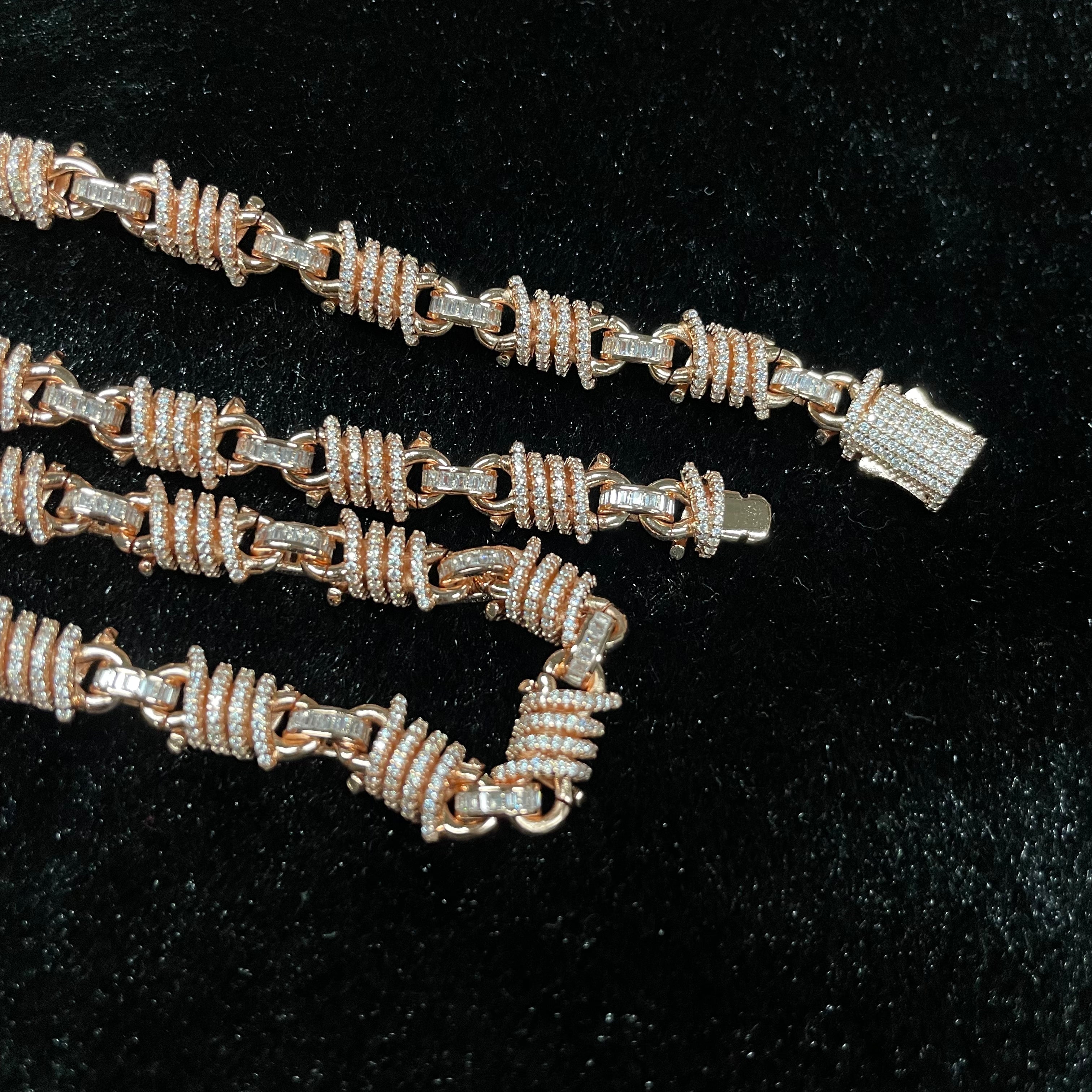 Moissanite Around Oval Spiral Design Sense Chain