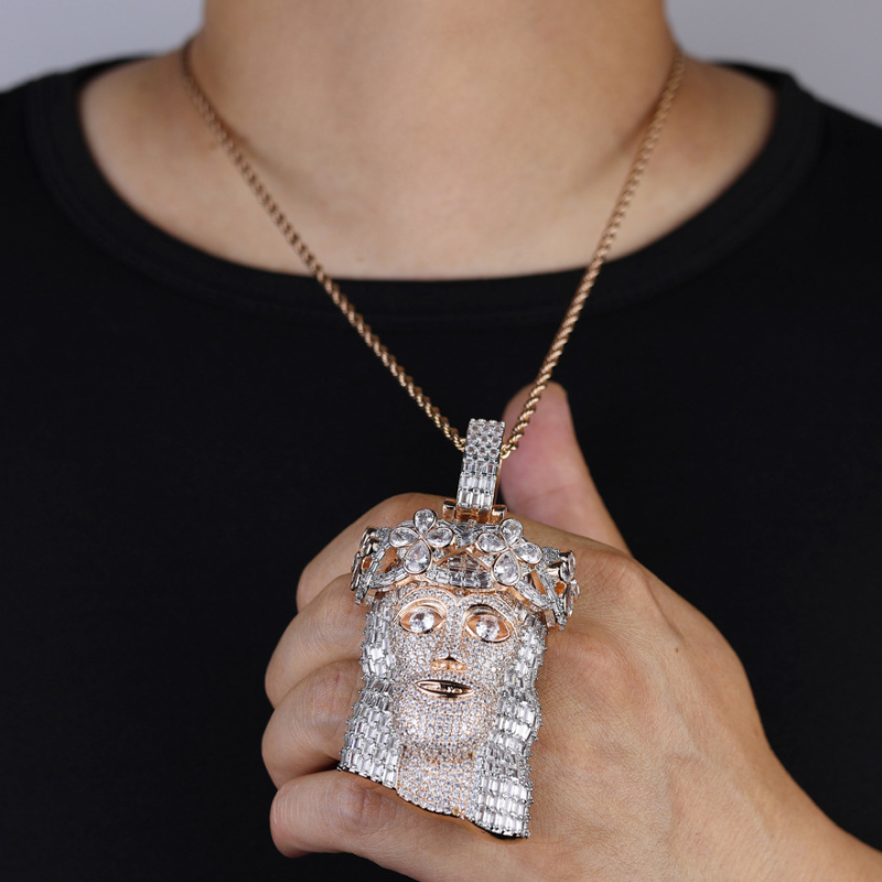 Moissanite Four-Leaf Clover Headdress Jesus Pendant