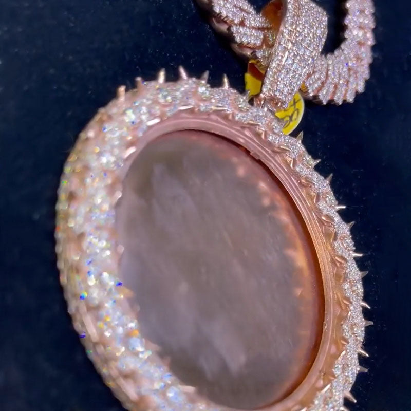 Moissanite Thorn Round Customizable Photo Pendant