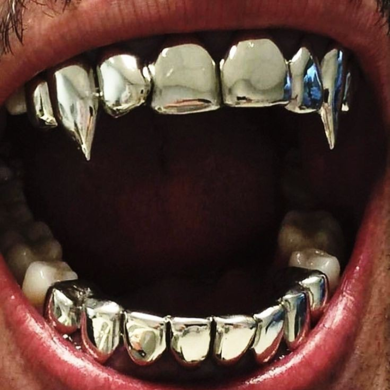 Hip Hop 8-tooth Sharp Tiger Teeth 24K Gold-plated Grillz