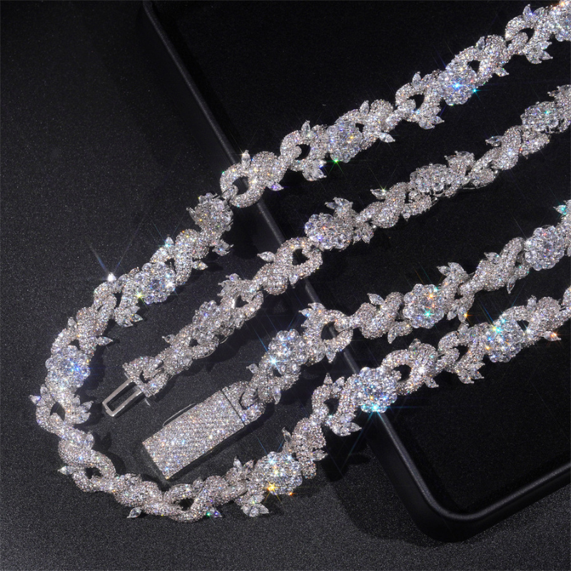 15mm Moissanite Thorn Unlimited Cross Chain