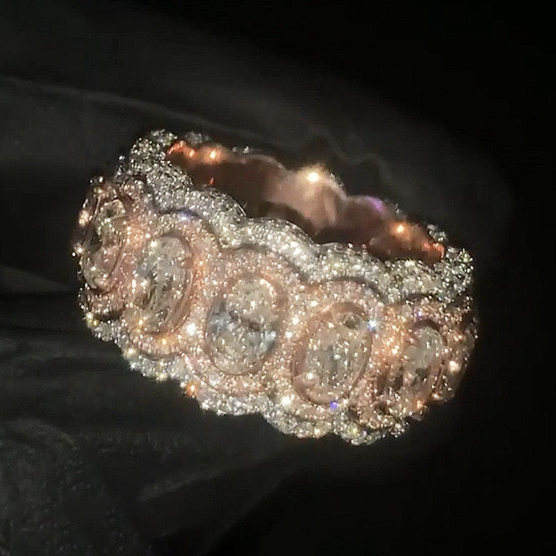 Moissanite Patterned Edge Design Oval Goose Egg Diamond Ring