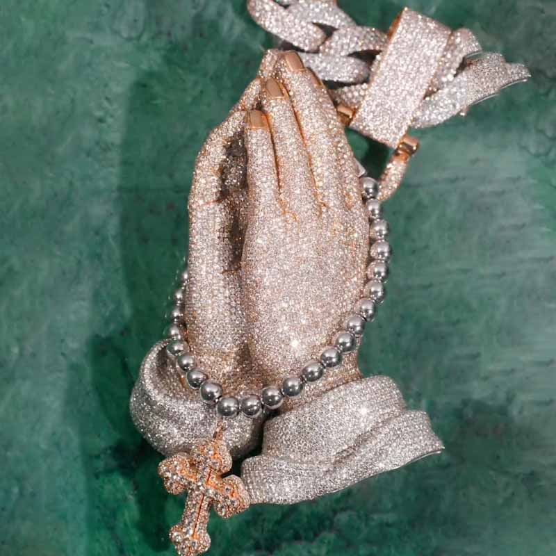 Street Style | Praying Hands Cross Pendant