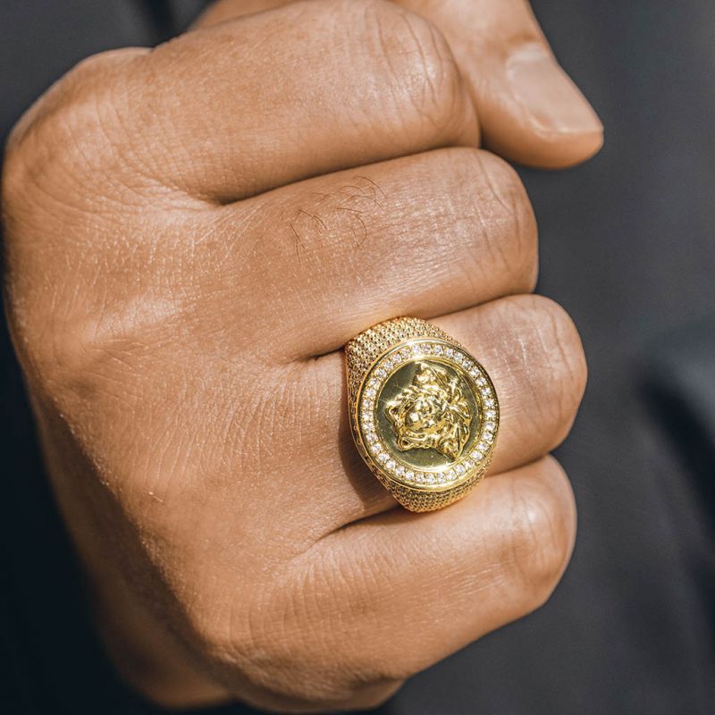 Street Style | "Medusa" Ring