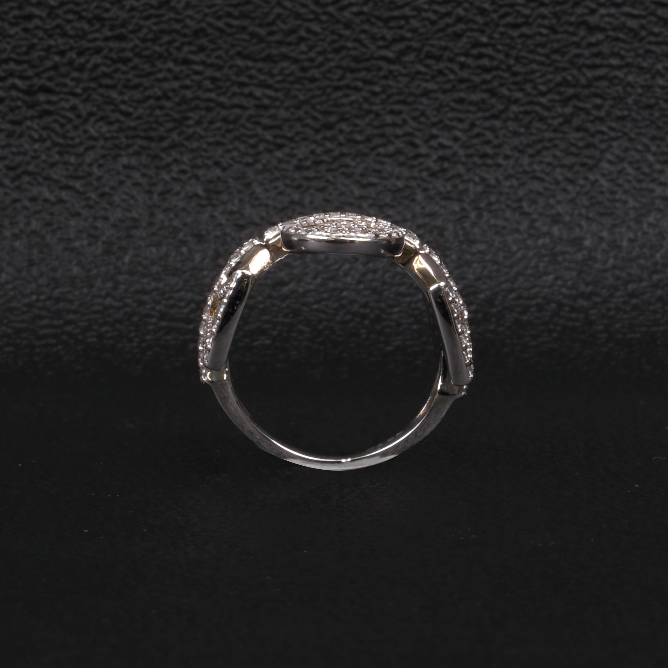 Street Style | Creative Cross Ring