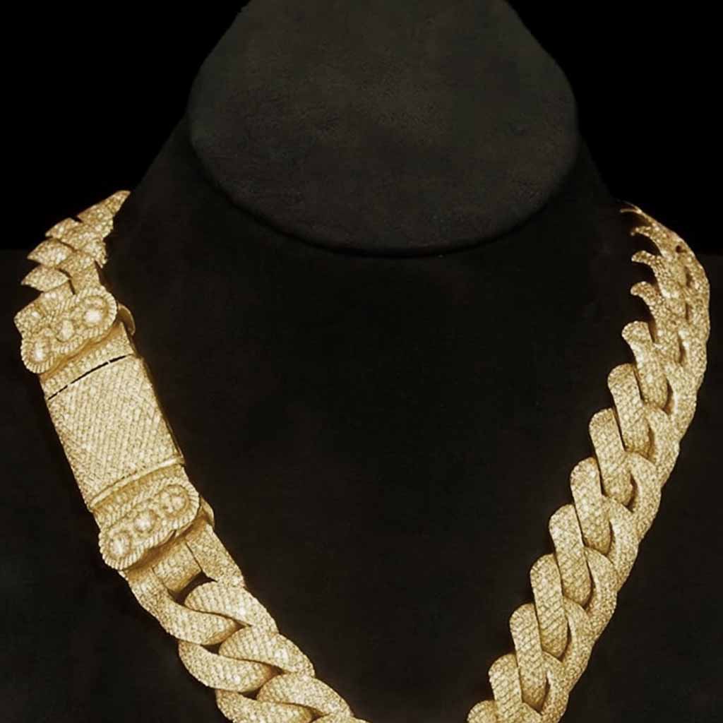 Street Style | Praying Hands Cross Pendant