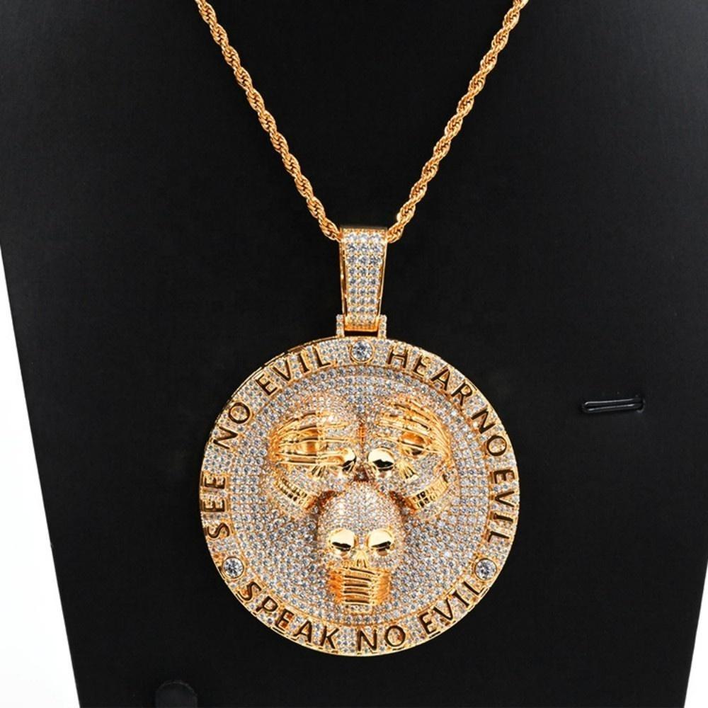Street Style | “Hear No Evil, See No Evil, Speak No Evil” Pendant