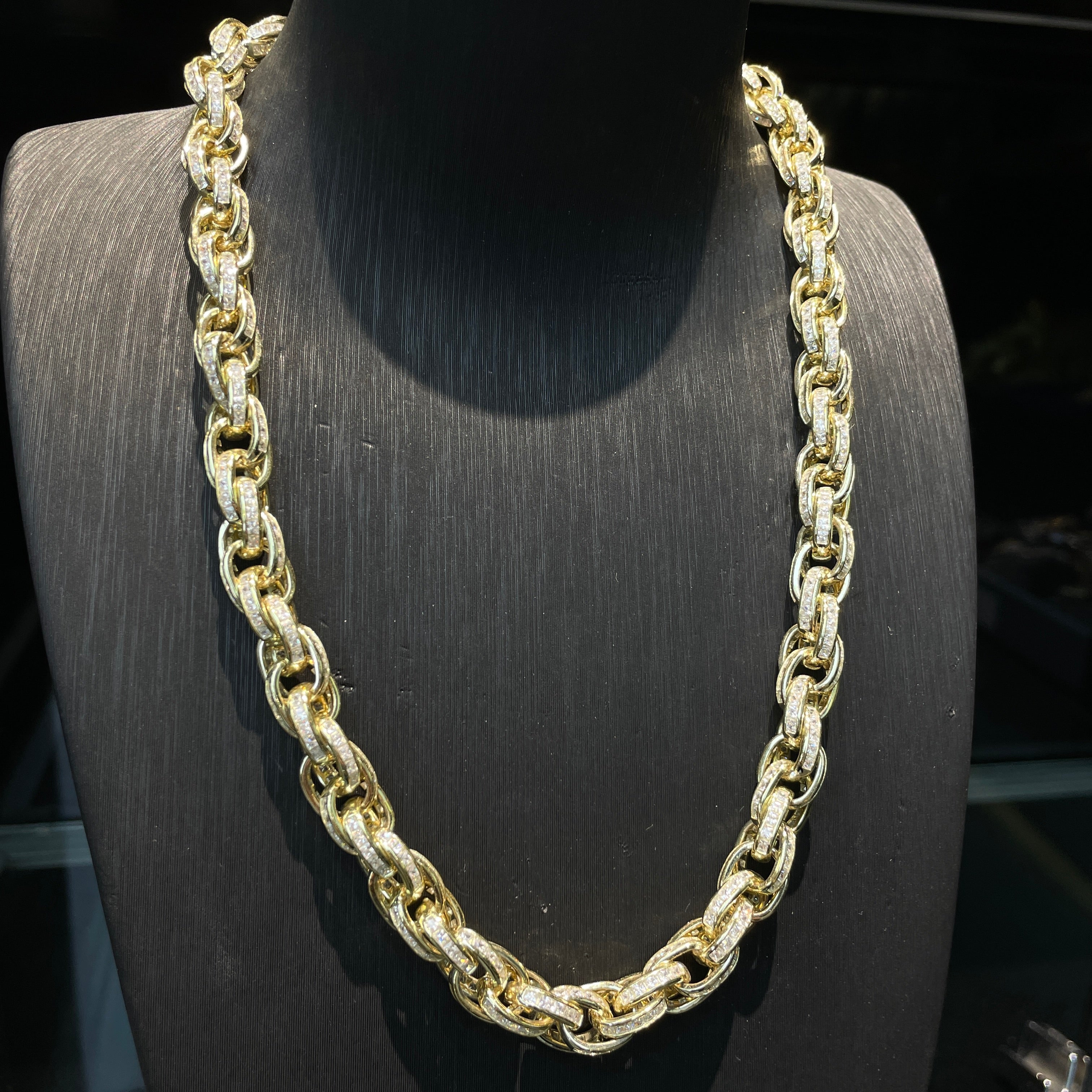 10mm Moissanite Exquisite Setting Design Diamond Twist Chain