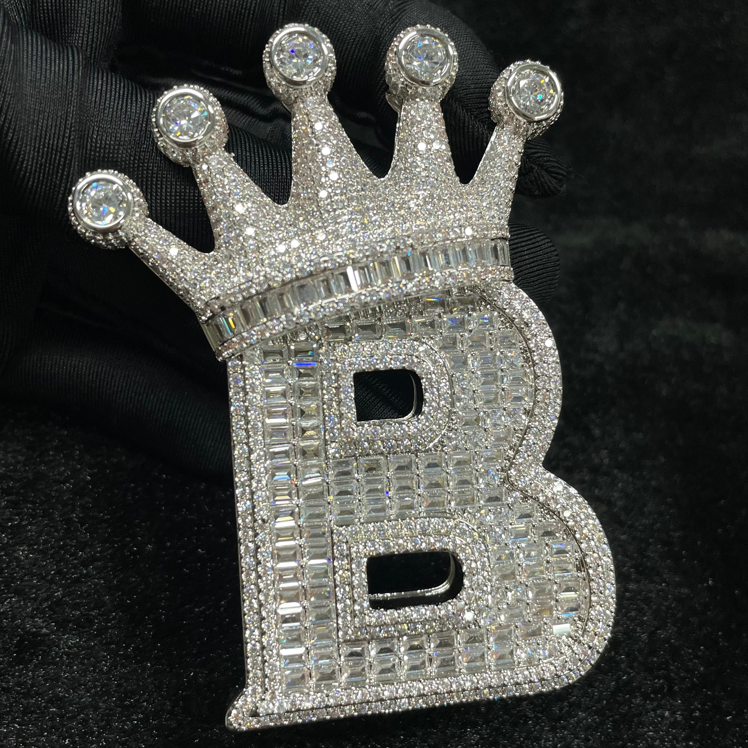 Moissanite Diamond Crown Buckle Letter "B" Pendant