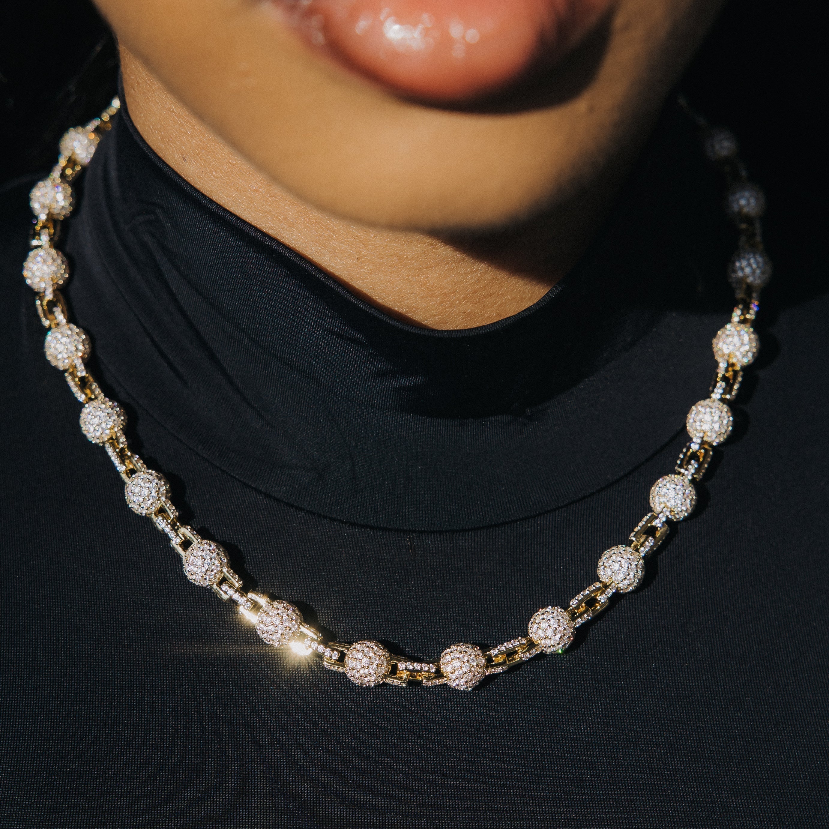 Iced Cuffed Beads Chain 18k Gold