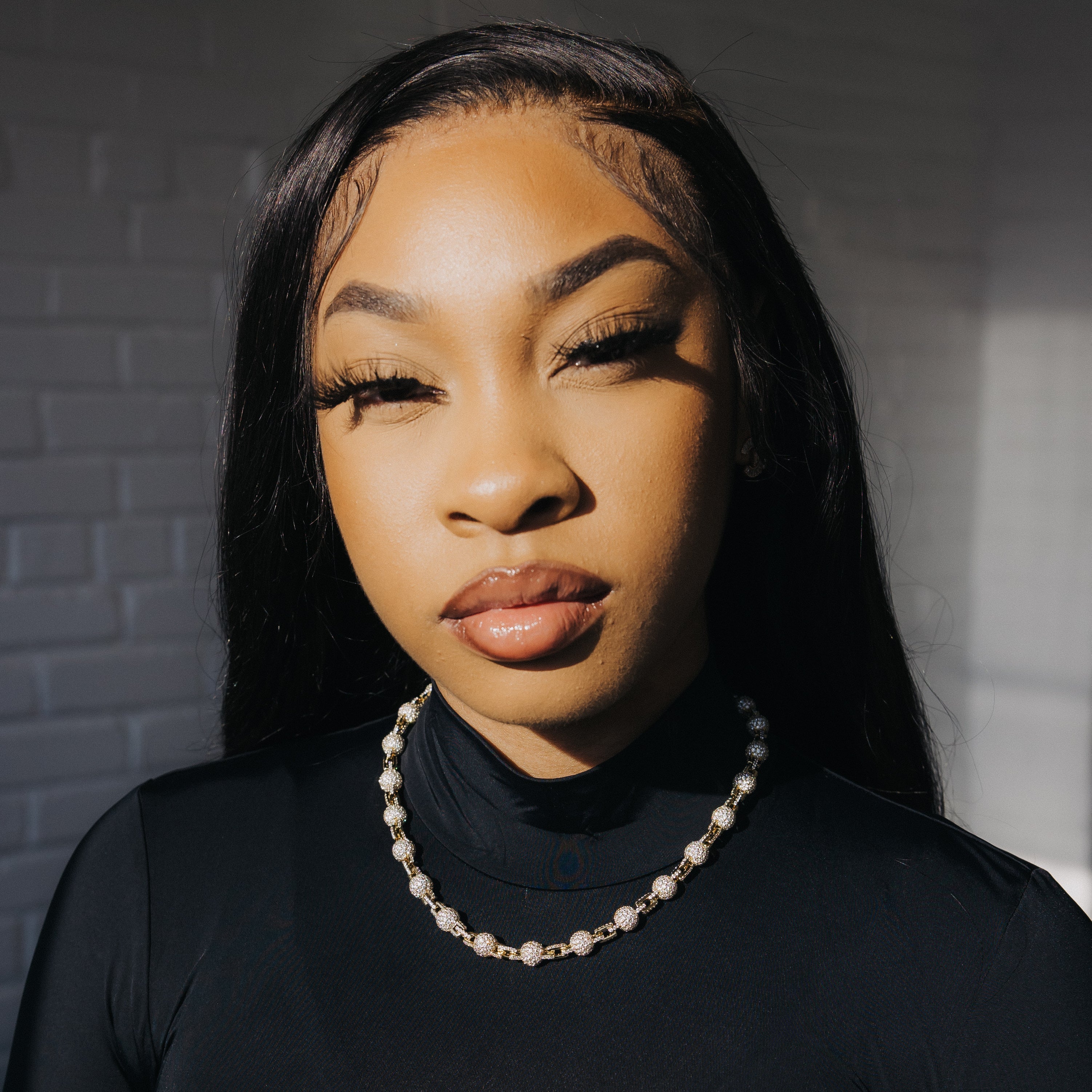 Iced Cuffed Beads Chain 18k Gold