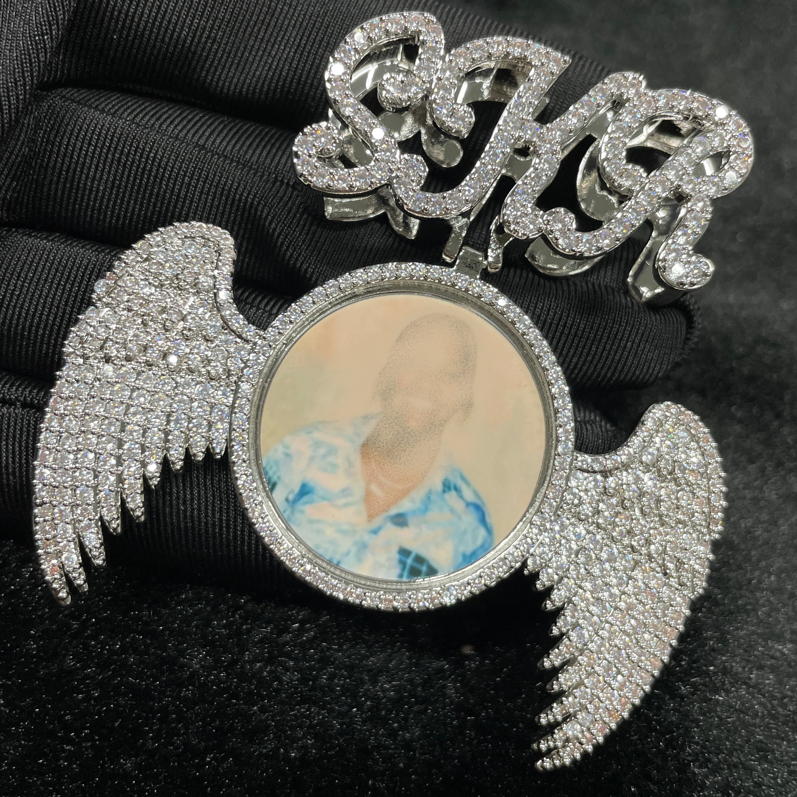 Moissanite SKR HipHop can be Customized Photo Wings Round Pendant