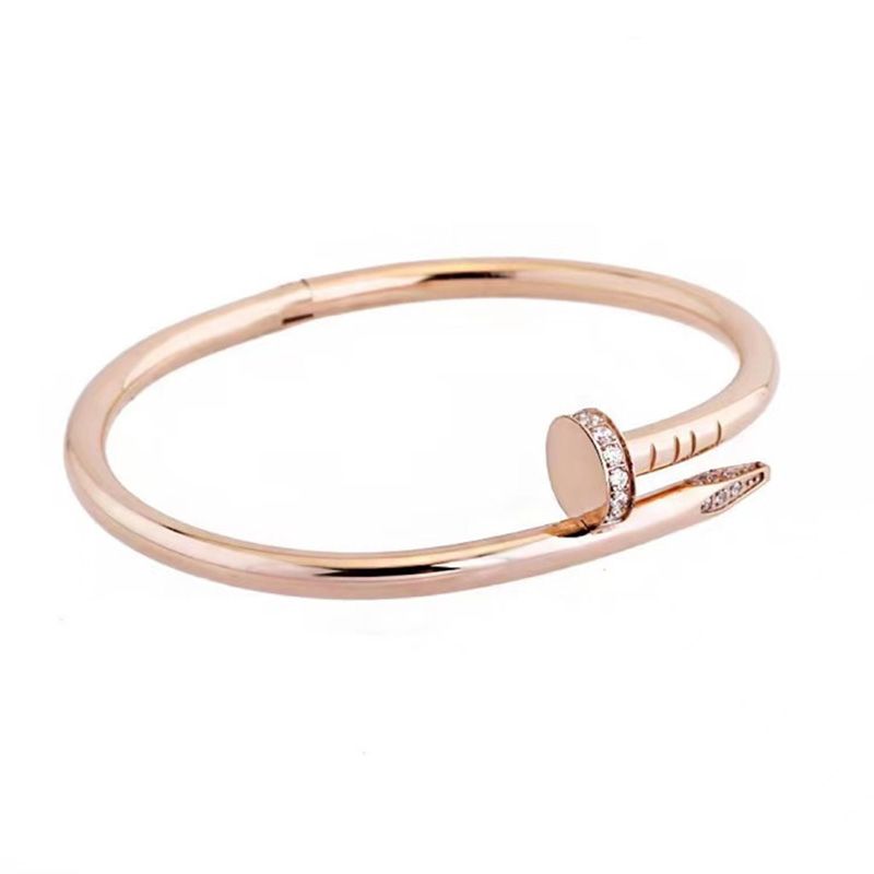 Street Style | Nail Bangle Bracelet