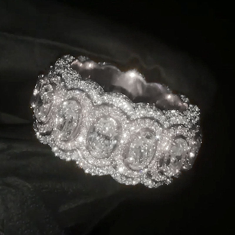 Moissanite Patterned Edge Design Oval Goose Egg Diamond Ring